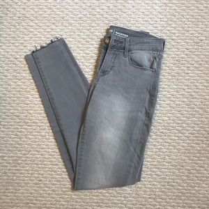 2/20💫MID-RISE ROCKSTAR GRAY SKINNY JEANS- size 00